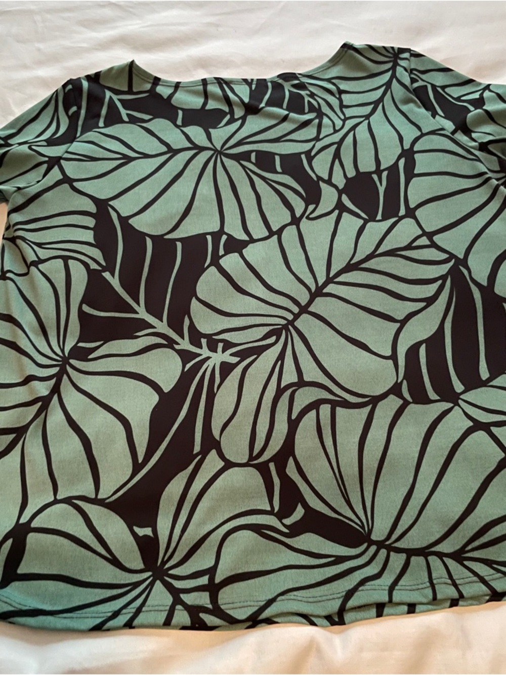 Lauren Michelle Green and Black Leaf Print Blouse
